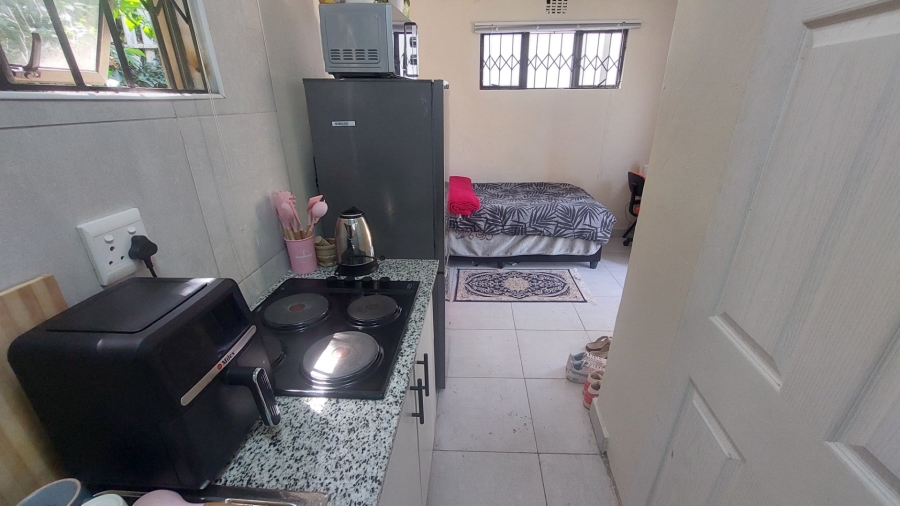 To Let 1 Bedroom Property for Rent in Glenmore KwaZulu-Natal