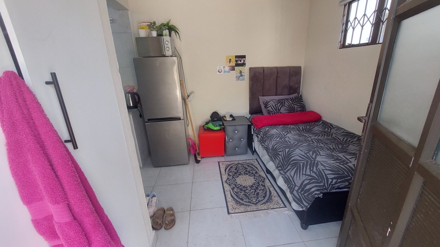To Let 1 Bedroom Property for Rent in Glenmore KwaZulu-Natal