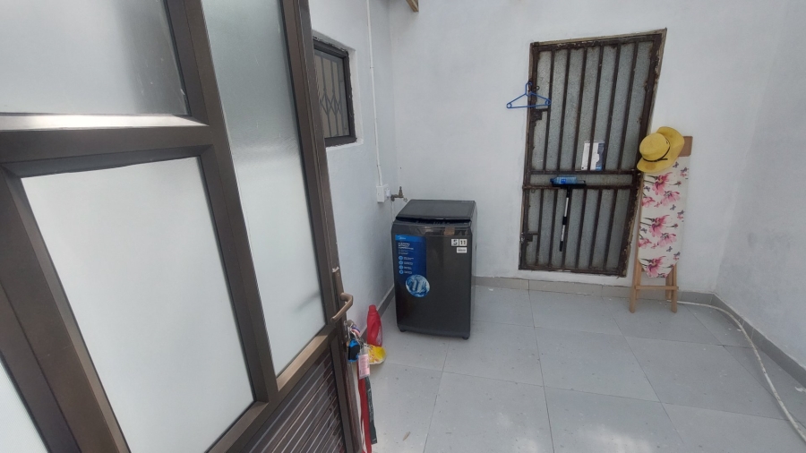 To Let 1 Bedroom Property for Rent in Glenmore KwaZulu-Natal