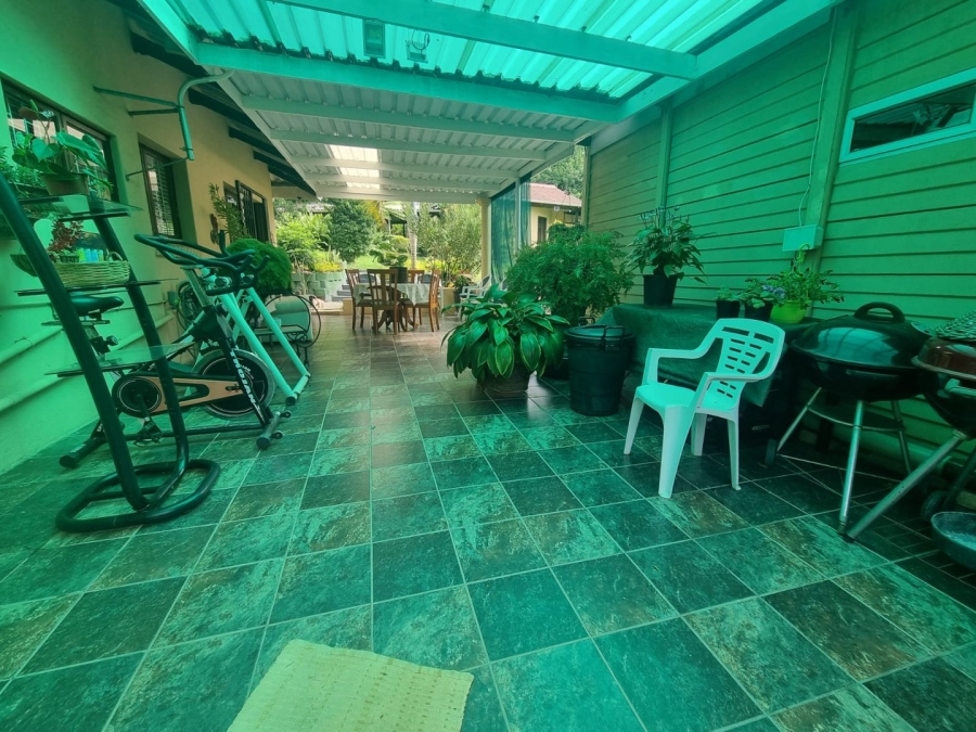 3 Bedroom Property for Sale in Umtentweni KwaZulu-Natal