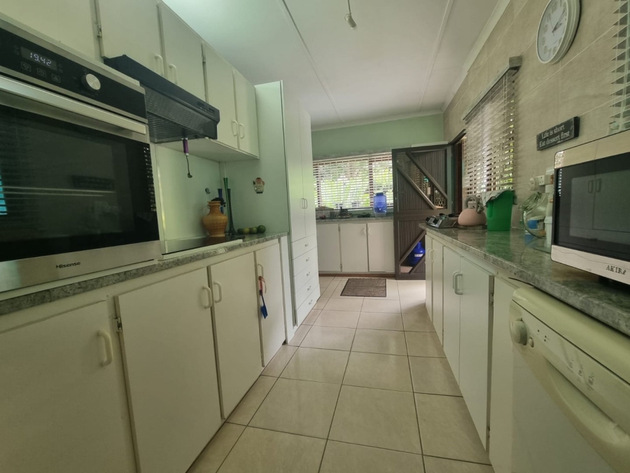 3 Bedroom Property for Sale in Umtentweni KwaZulu-Natal