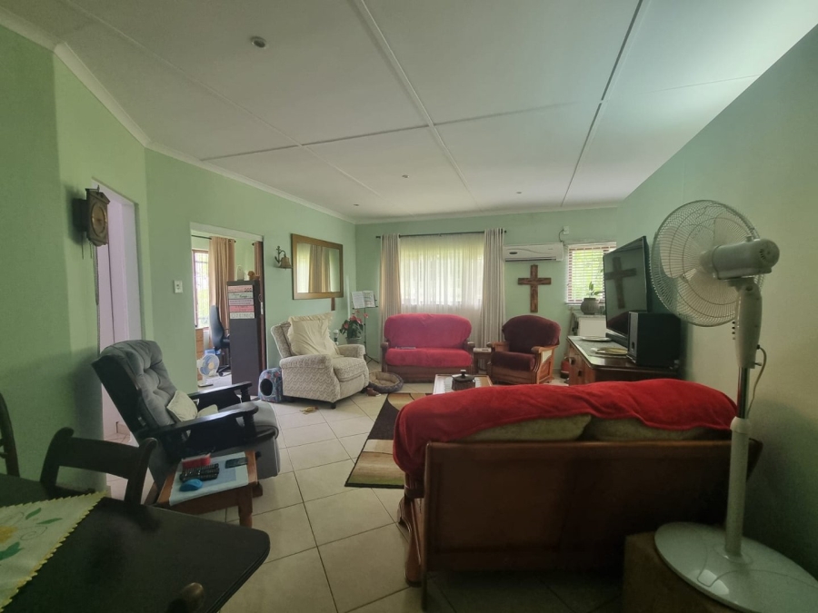 3 Bedroom Property for Sale in Umtentweni KwaZulu-Natal
