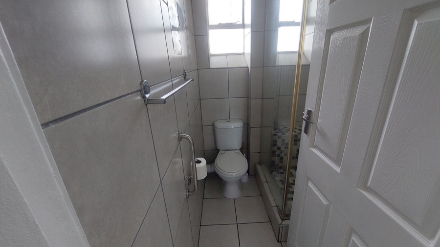1 Bedroom Property for Sale in Amanzimtoti KwaZulu-Natal