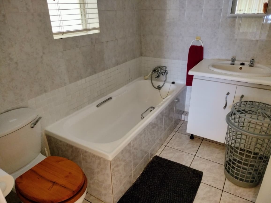 3 Bedroom Property for Sale in Manaba Beach KwaZulu-Natal