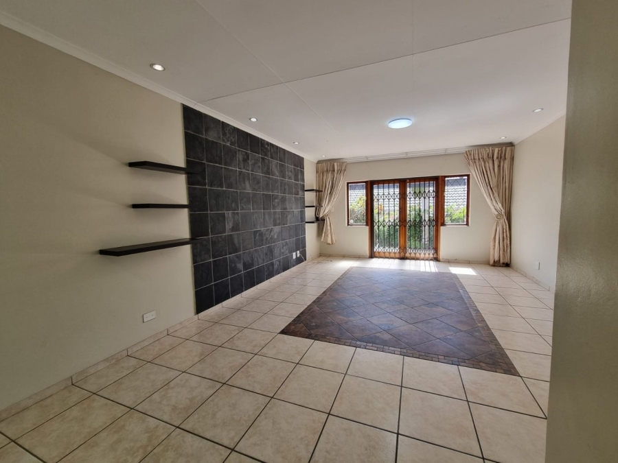 3 Bedroom Property for Sale in Umtentweni KwaZulu-Natal