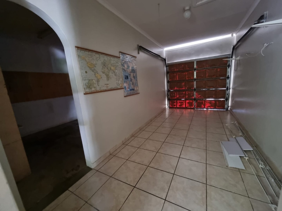 3 Bedroom Property for Sale in Umtentweni KwaZulu-Natal