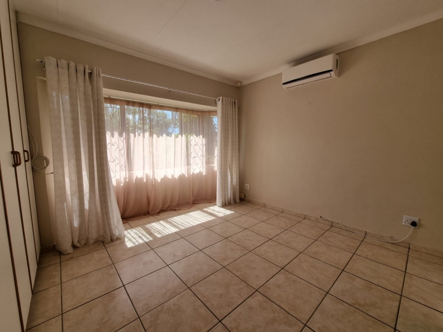 3 Bedroom Property for Sale in Umtentweni KwaZulu-Natal