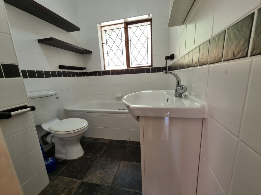 3 Bedroom Property for Sale in Umtentweni KwaZulu-Natal
