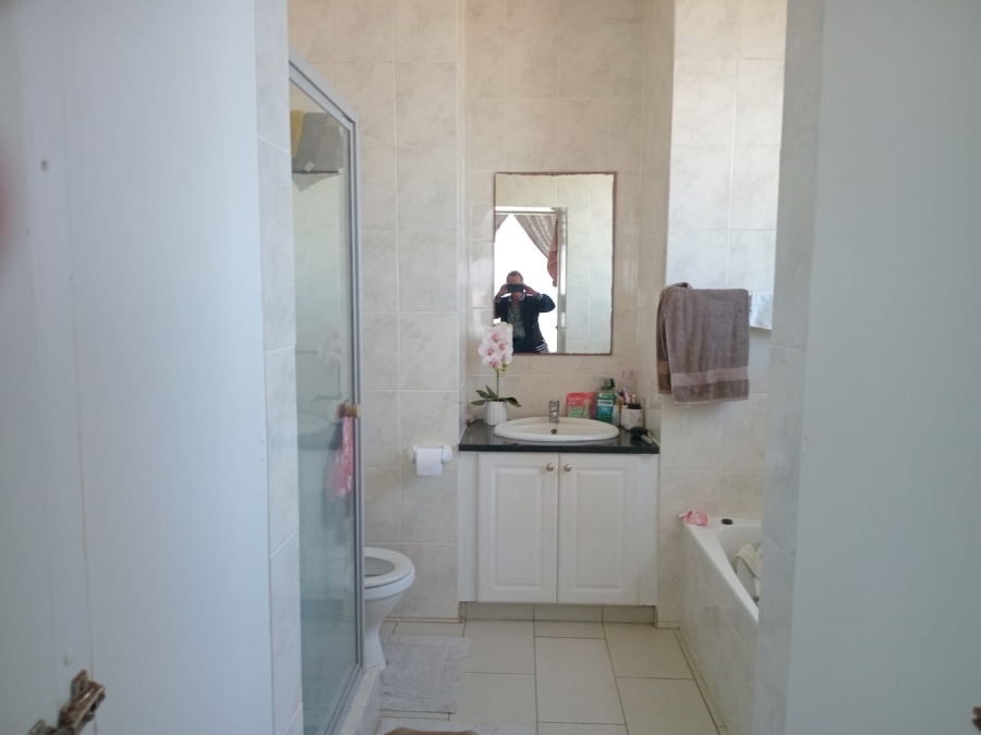 3 Bedroom Property for Sale in Beacon Rocks KwaZulu-Natal