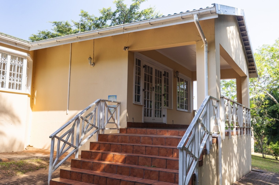 3 Bedroom Property for Sale in Umtentweni KwaZulu-Natal
