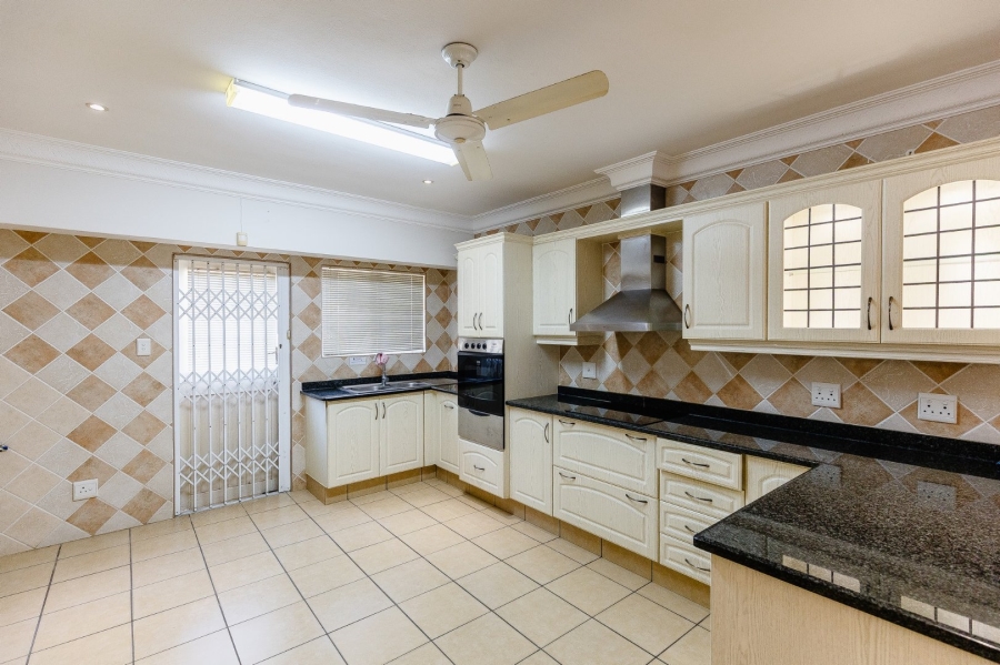 3 Bedroom Property for Sale in Umtentweni KwaZulu-Natal