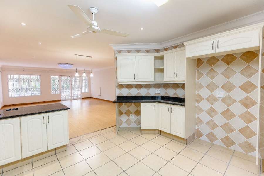 3 Bedroom Property for Sale in Umtentweni KwaZulu-Natal