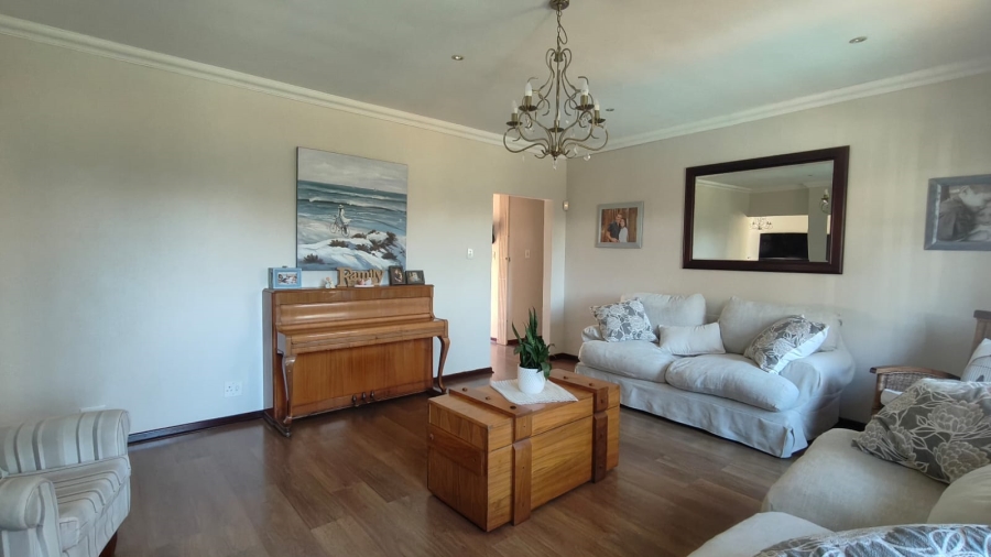 To Let 5 Bedroom Property for Rent in Hiltara Park KwaZulu-Natal