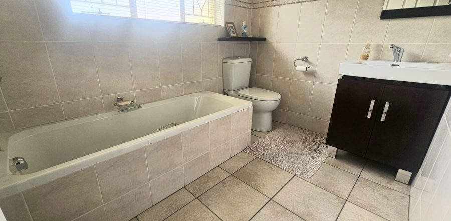 3 Bedroom Property for Sale in Huttenheights KwaZulu-Natal