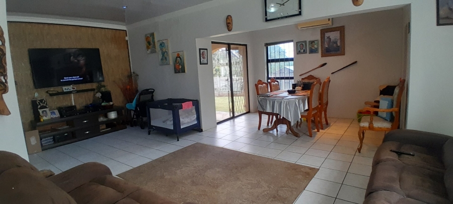 3 Bedroom Property for Sale in Sea Park KwaZulu-Natal