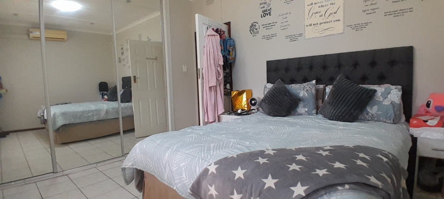 3 Bedroom Property for Sale in Sea Park KwaZulu-Natal