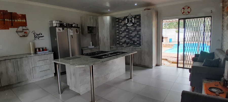 3 Bedroom Property for Sale in Sea Park KwaZulu-Natal