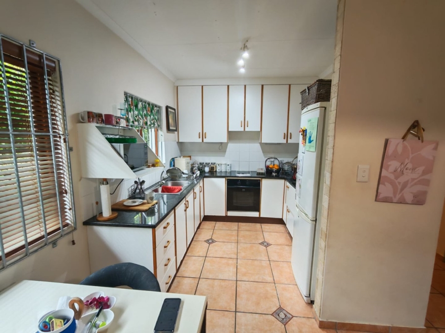 To Let 2 Bedroom Property for Rent in Umtentweni KwaZulu-Natal