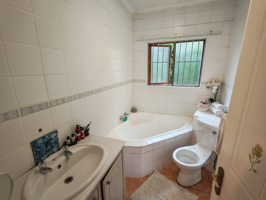 To Let 2 Bedroom Property for Rent in Umtentweni KwaZulu-Natal