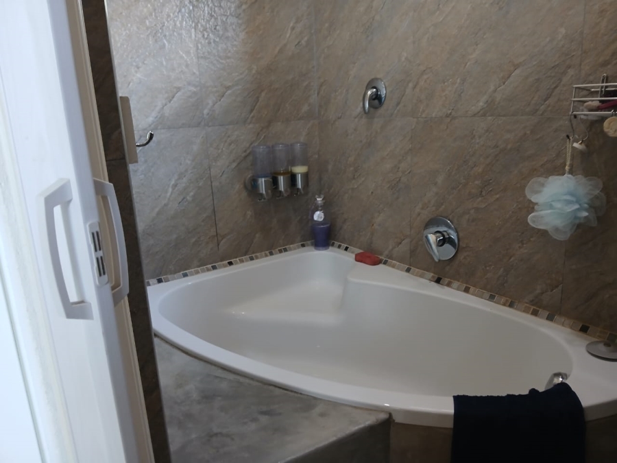 2 Bedroom Property for Sale in Hibberdene KwaZulu-Natal