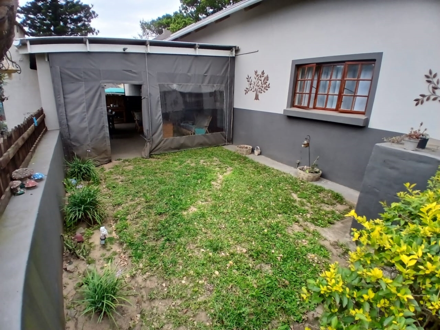2 Bedroom Property for Sale in Hibberdene KwaZulu-Natal