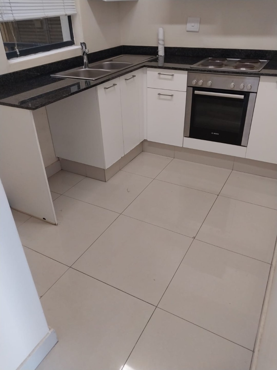 To Let 1 Bedroom Property for Rent in New Town Centre KwaZulu-Natal