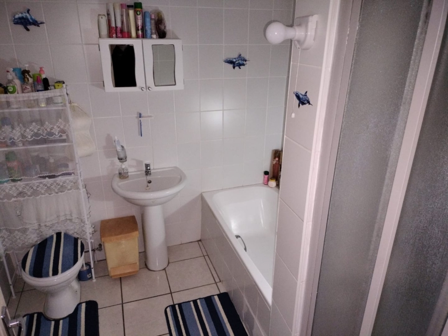 1 Bedroom Property for Sale in Margate Beach KwaZulu-Natal