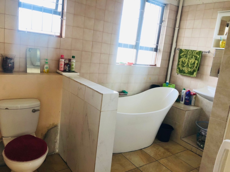 2 Bedroom Property for Sale in Pinetown North Industria KwaZulu-Natal