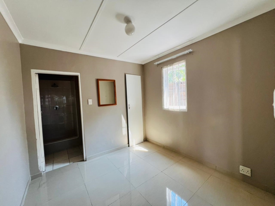 To Let 1 Bedroom Property for Rent in Bulwer KwaZulu-Natal