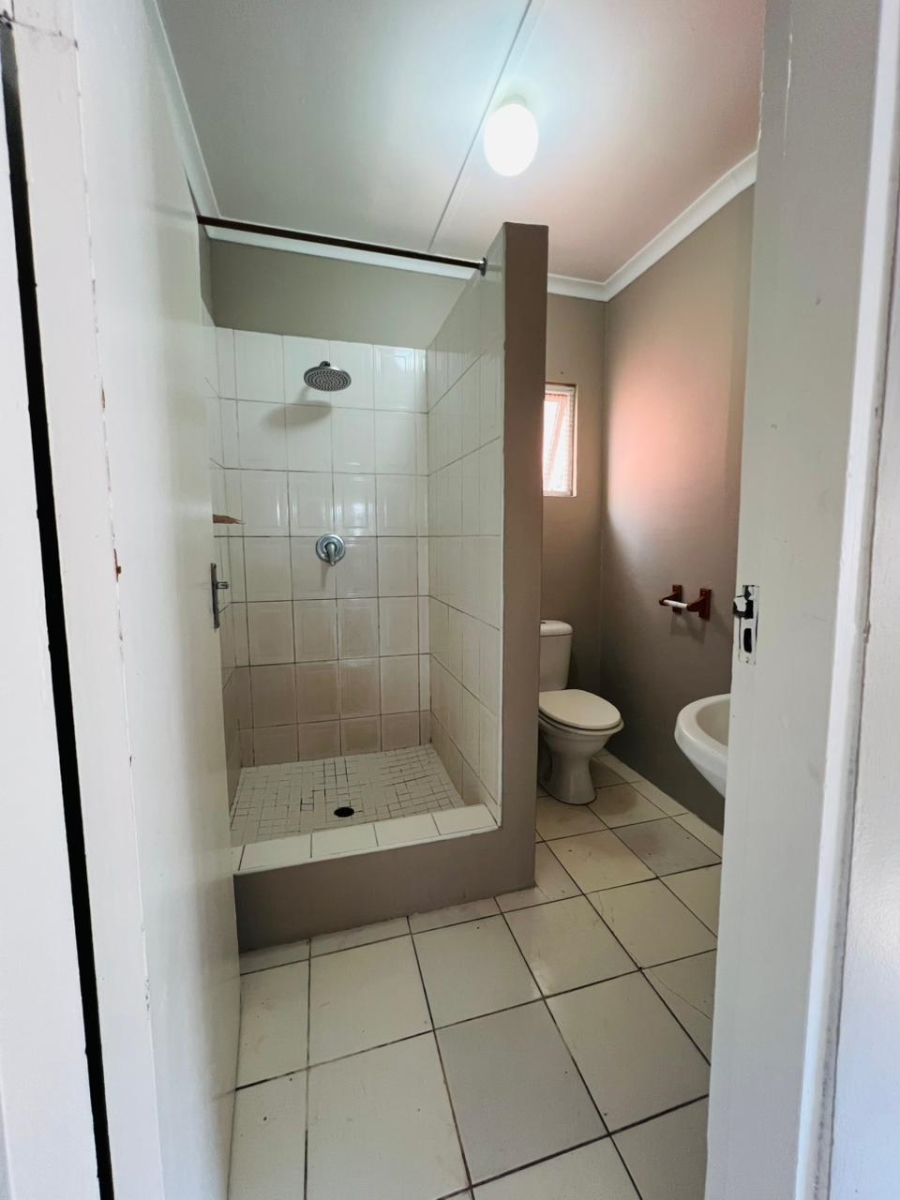 To Let 1 Bedroom Property for Rent in Bulwer KwaZulu-Natal