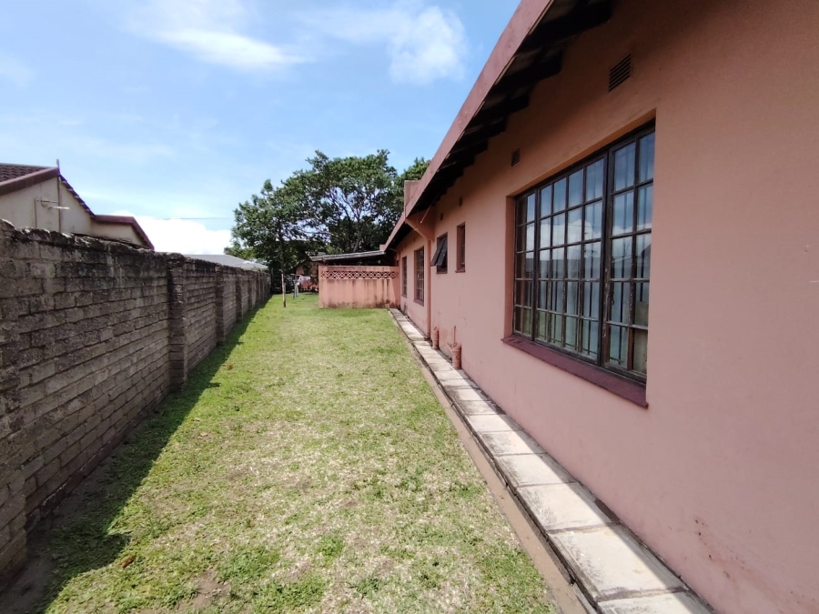 5 Bedroom Property for Sale in Margate KwaZulu-Natal