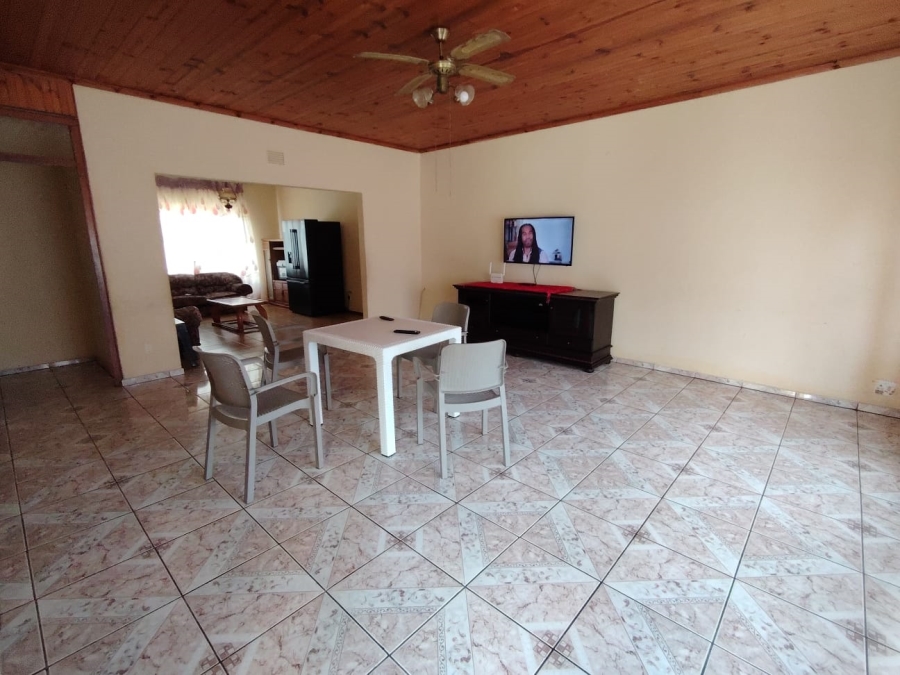 5 Bedroom Property for Sale in Margate KwaZulu-Natal