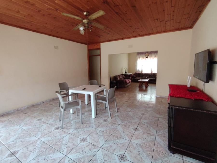 5 Bedroom Property for Sale in Margate KwaZulu-Natal