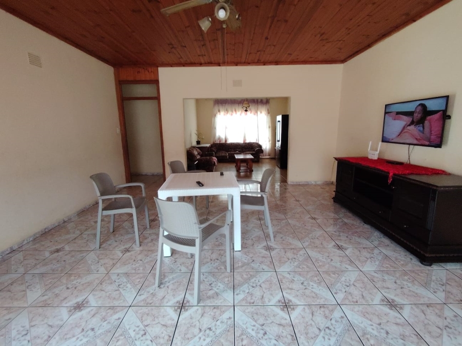 5 Bedroom Property for Sale in Margate KwaZulu-Natal