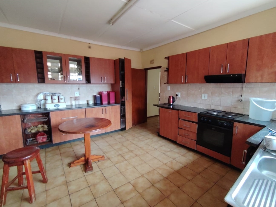 5 Bedroom Property for Sale in Margate KwaZulu-Natal