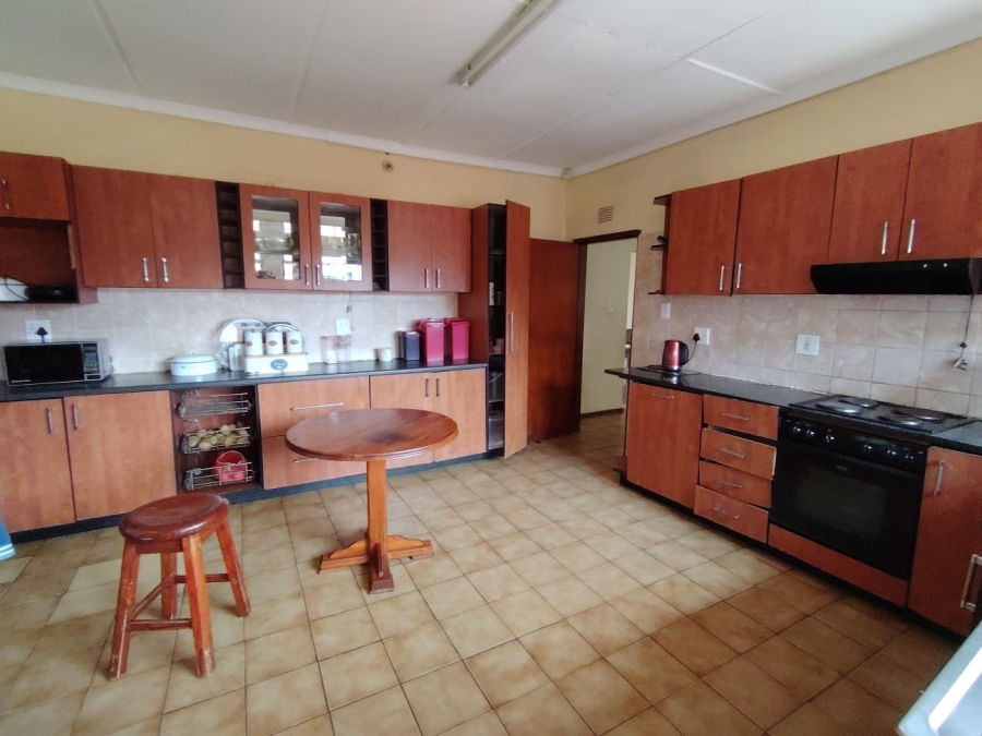 5 Bedroom Property for Sale in Margate KwaZulu-Natal