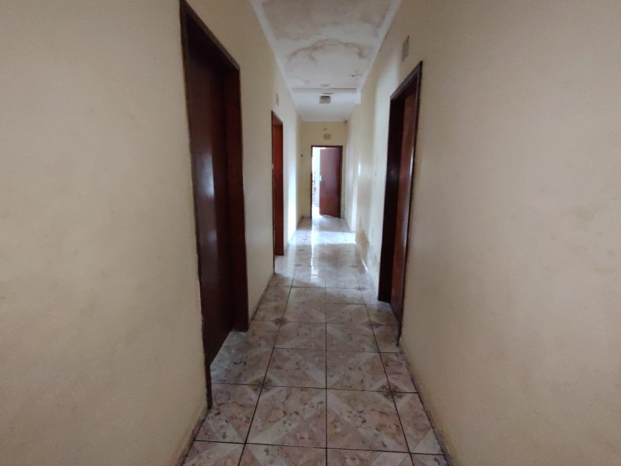 5 Bedroom Property for Sale in Margate KwaZulu-Natal