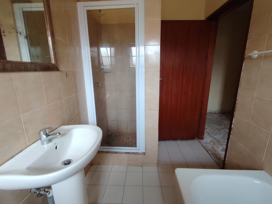 5 Bedroom Property for Sale in Margate KwaZulu-Natal