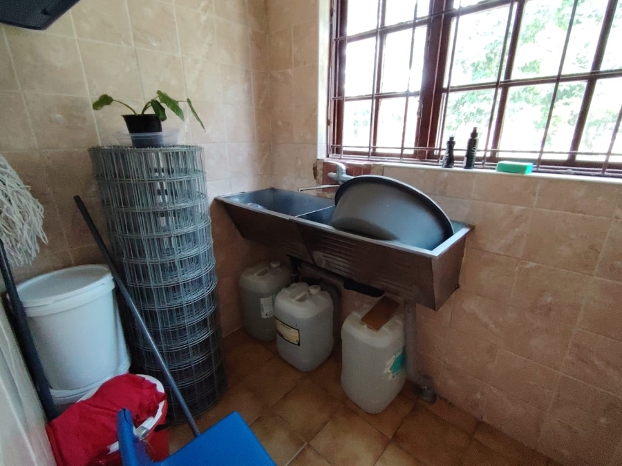 5 Bedroom Property for Sale in Margate KwaZulu-Natal