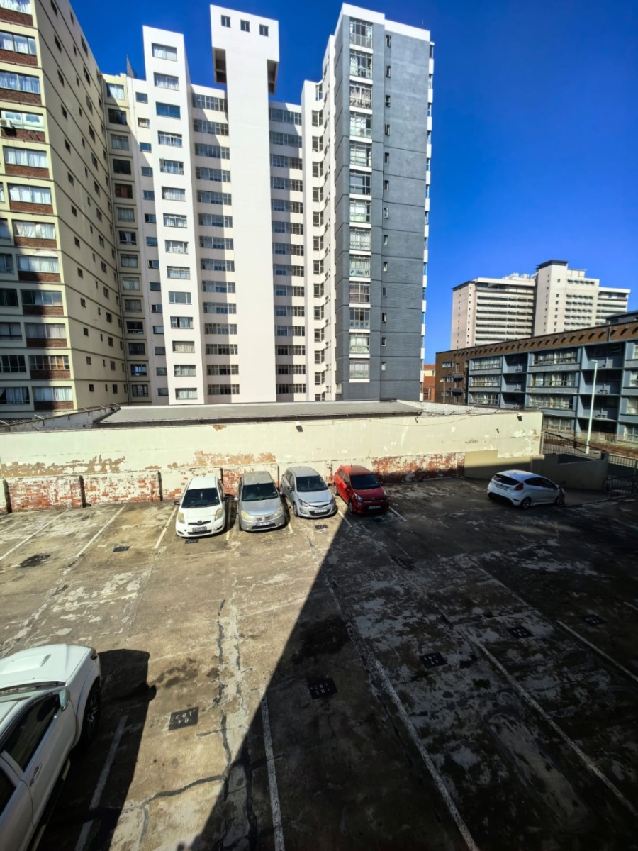 1 Bedroom Property for Sale in Point KwaZulu-Natal