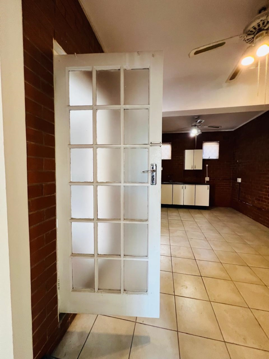 To Let 1 Bedroom Property for Rent in Bulwer KwaZulu-Natal