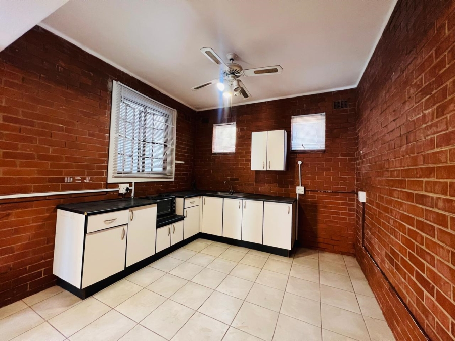 To Let 1 Bedroom Property for Rent in Bulwer KwaZulu-Natal