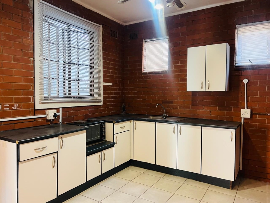 To Let 1 Bedroom Property for Rent in Bulwer KwaZulu-Natal