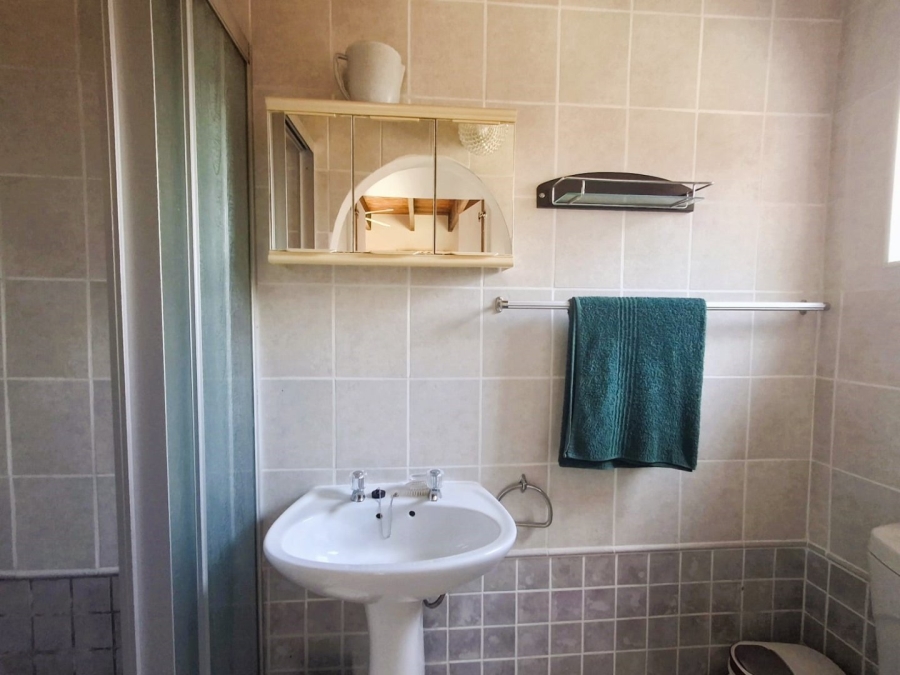 3 Bedroom Property for Sale in Uvongo KwaZulu-Natal