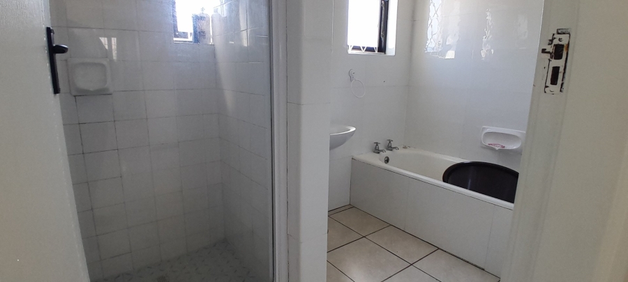 6 Bedroom Property for Sale in St Michaels On Sea KwaZulu-Natal