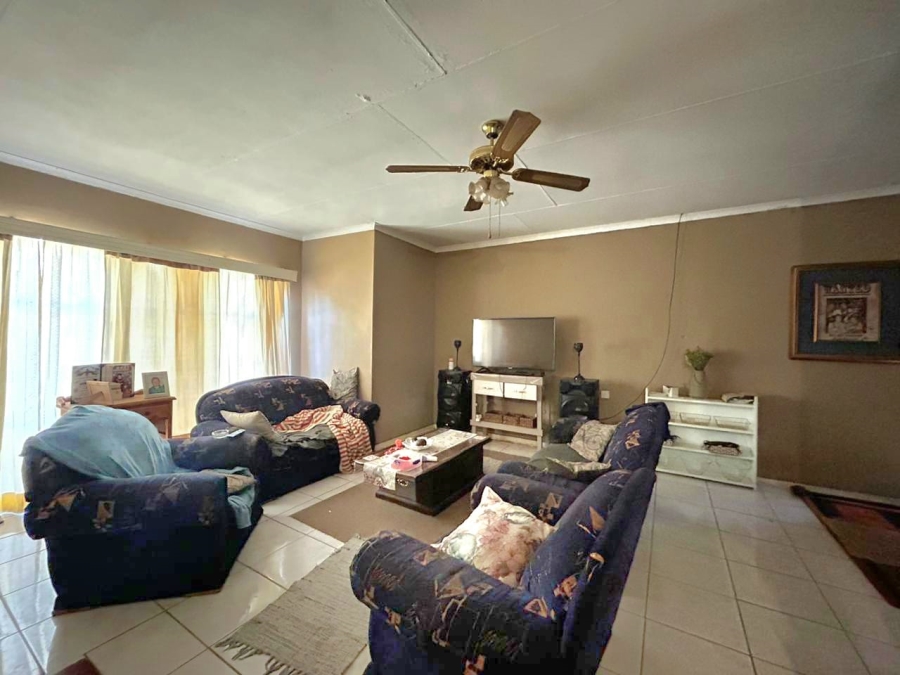 4 Bedroom Property for Sale in Sunnyridge KwaZulu-Natal