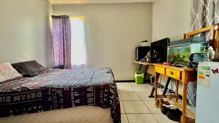 4 Bedroom Property for Sale in Sunnyridge KwaZulu-Natal