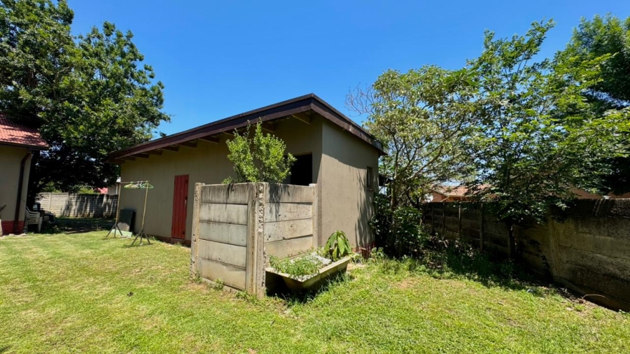 4 Bedroom Property for Sale in Sunnyridge KwaZulu-Natal