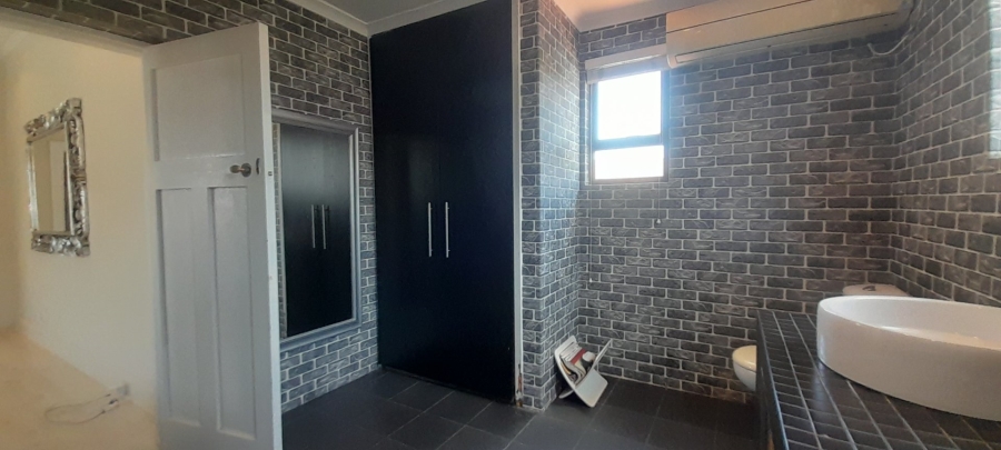 3 Bedroom Property for Sale in Essenwood KwaZulu-Natal