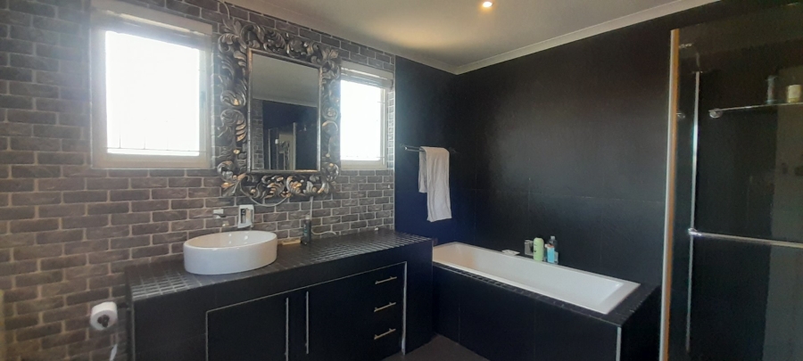 3 Bedroom Property for Sale in Essenwood KwaZulu-Natal